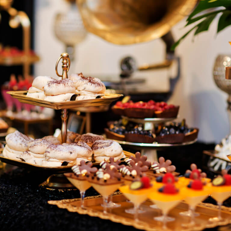 Banquet Dacquoise - Mini desserts  - Sweet Buffet - Zdjęcie 4