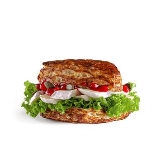 Delikatna bułka francuska z kremowym serem camembert i świeżymi dodatkami. Elegancka, wytrawna kanapka, która sprawdzi się jako szybka przekąska lub stylowy starter.