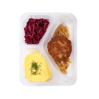 Tradycyjny kotlet mielony w towarzystwie aksamitnego puree i świeżej mizerii. Domowy, syty lunchbox w idealnej równowadze smaków i tekstur.
