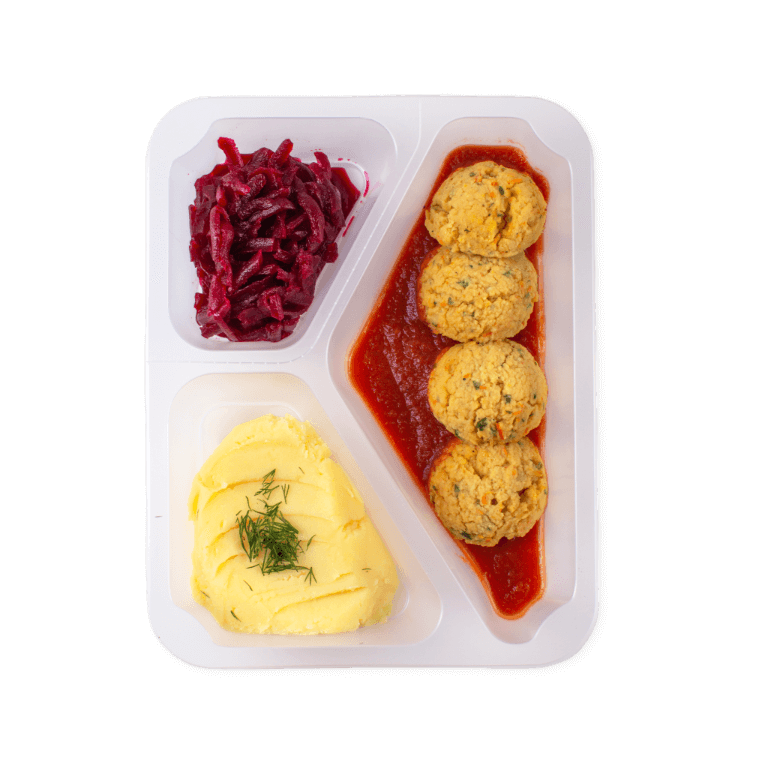 Pulpety z soczewicy w sosie pomidorowym z puree ziemniaczanym i fasolką szparagową w bułce tartej.