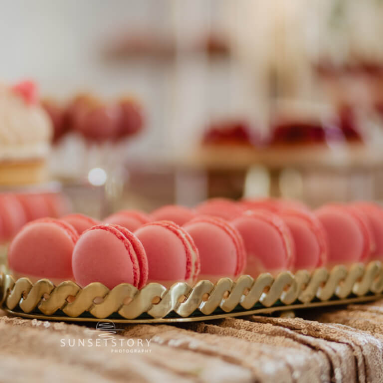 Currant macaroon - Mini desserts  - Sweet Buffet - Zdjęcie 3