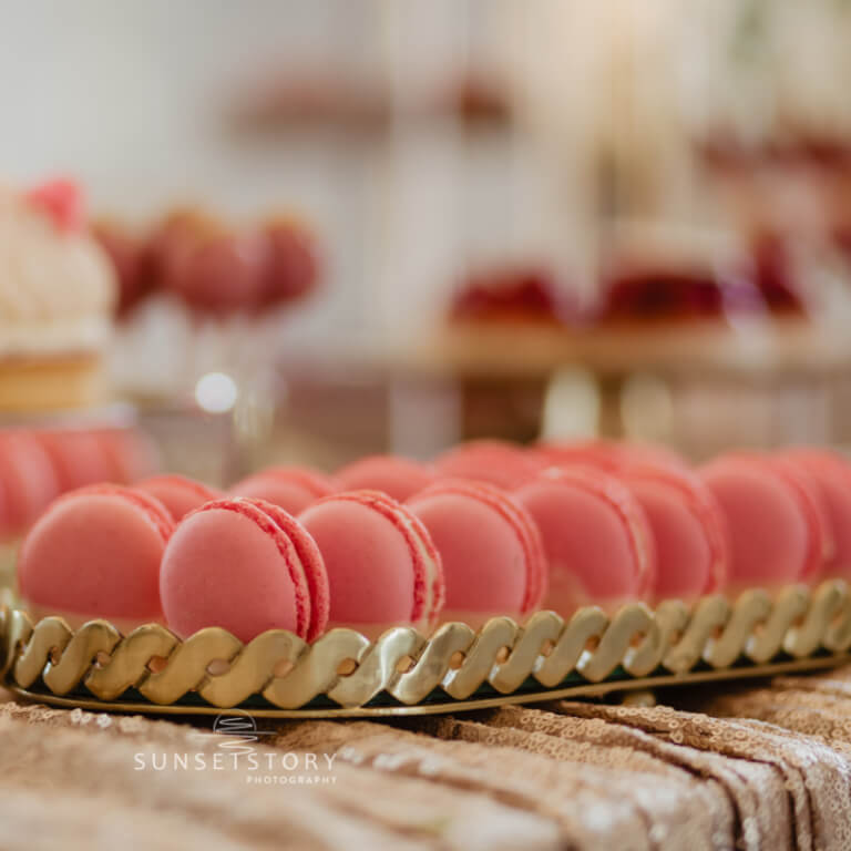 Pistachio macaroon - Mini desserts  - Sweet Buffet - Zdjęcie 1