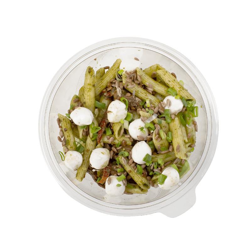 Sałatka z makaronem penne i pesto 