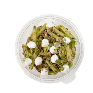 Sałatka z makaronem penne i pesto 