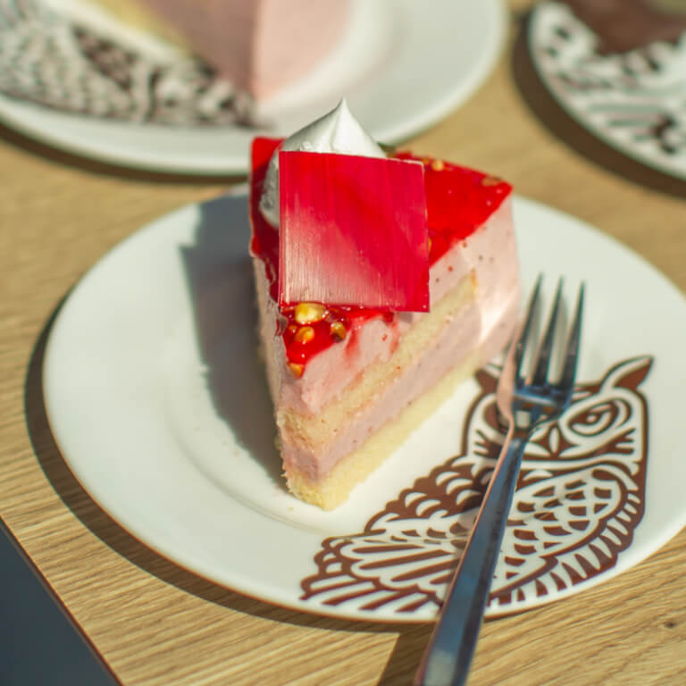 Tort truskawkowy - Torty Standardowe - Torty - Zdjęcie 4