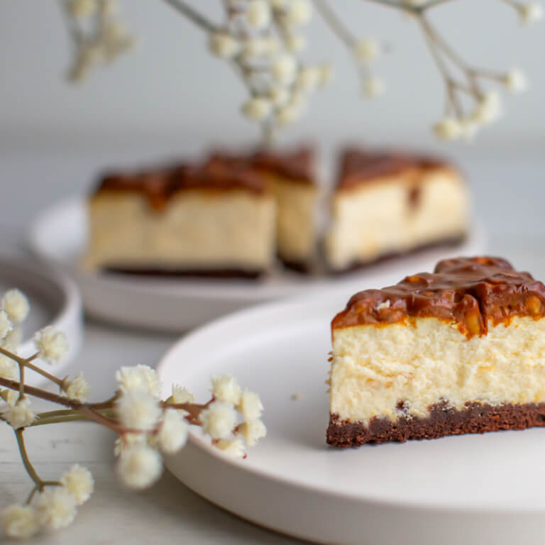 Cheesecake with Caramel and Nuts -No Added Sugar - Cheesecakes - Baked cakes - Zdjęcie 3