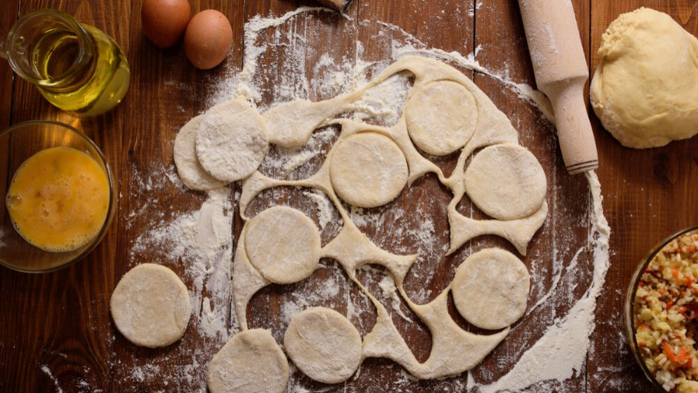 Wszystko, co warto wiedzieć o cieście na pierogi