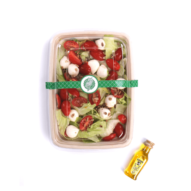 Sałatka z serem mozzarella - Sałatki - Sowa lunchowa